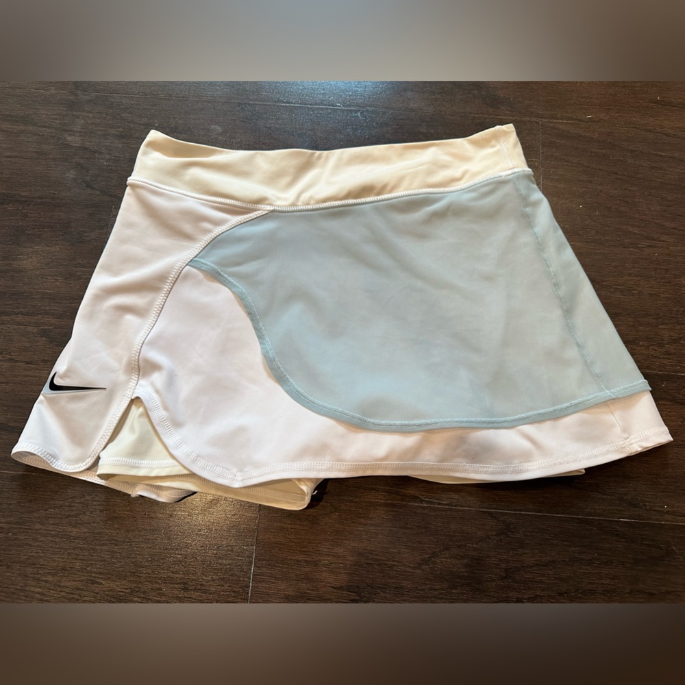 Medium Nike skirt! Perfect condition!